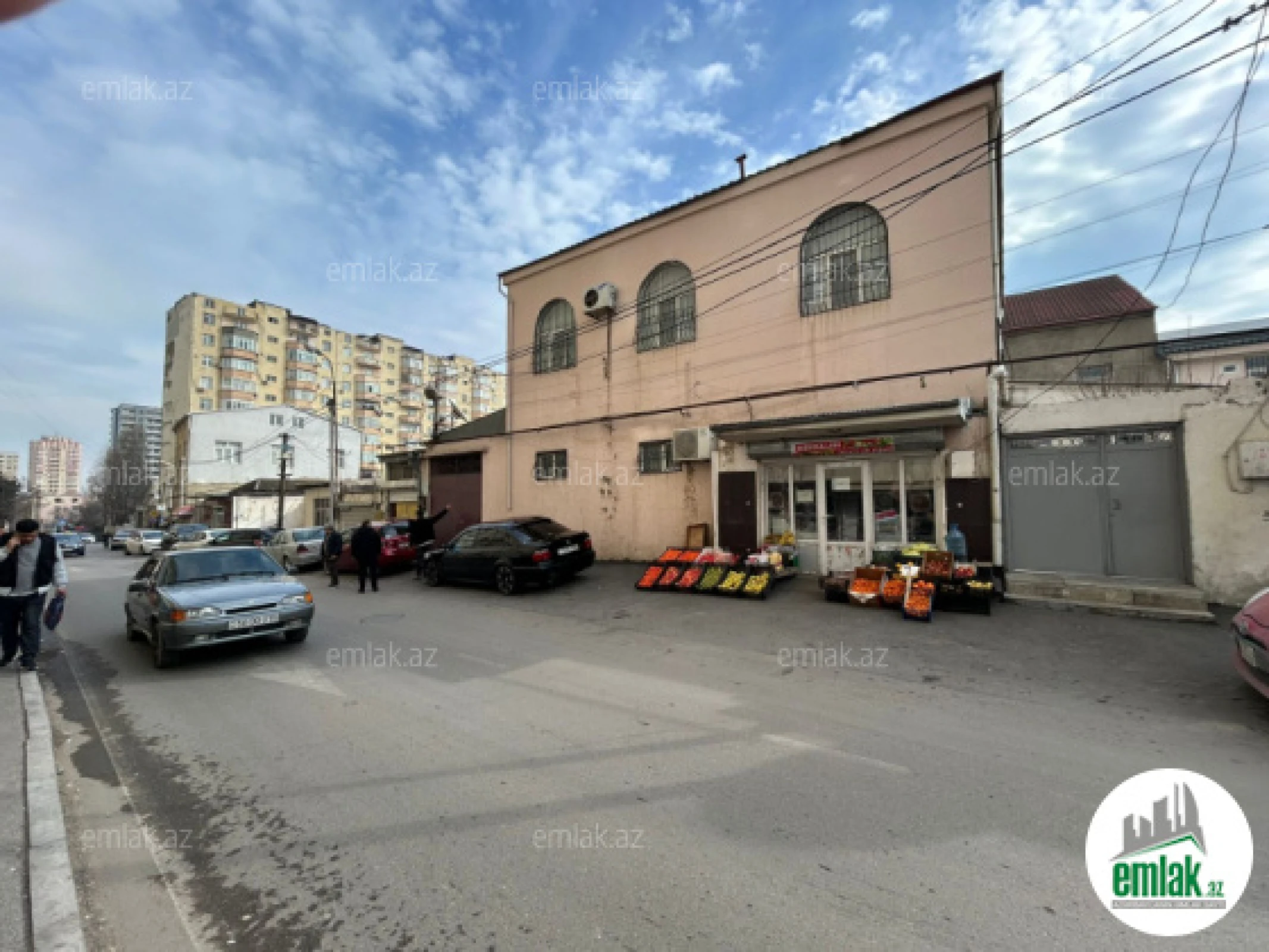 Satılır 15 otaqlı obyekt 600 m²