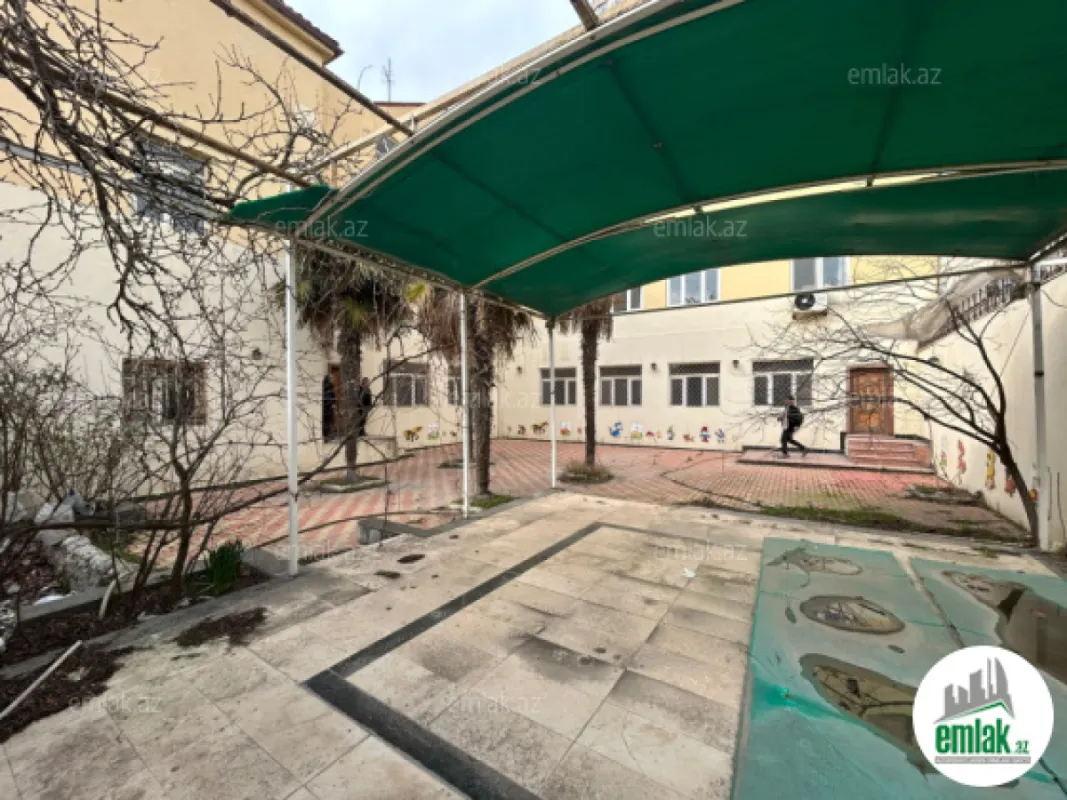 Satılır 15 otaqlı obyekt 600 m²