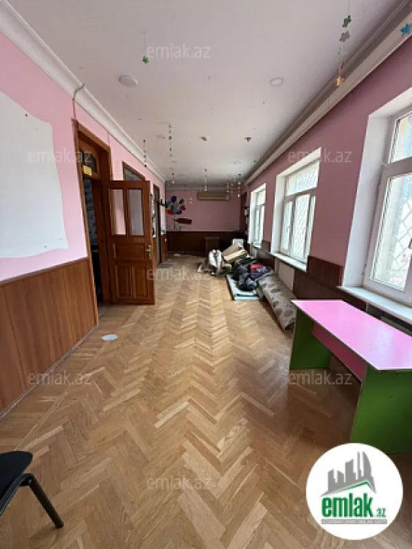 Satılır 15 otaqlı obyekt 600 m²