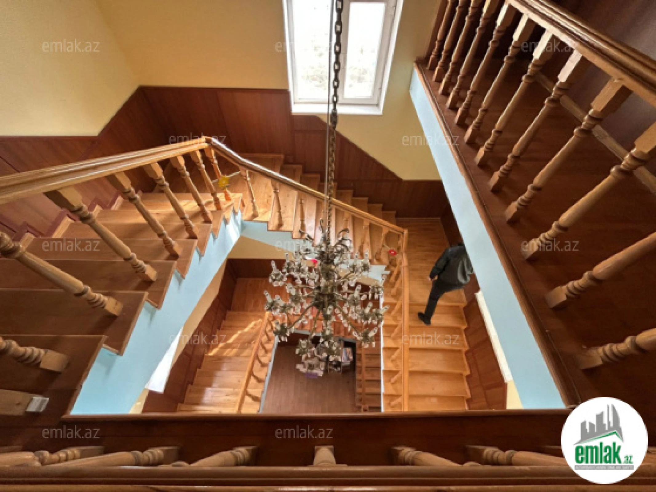 Satılır 15 otaqlı obyekt 600 m²