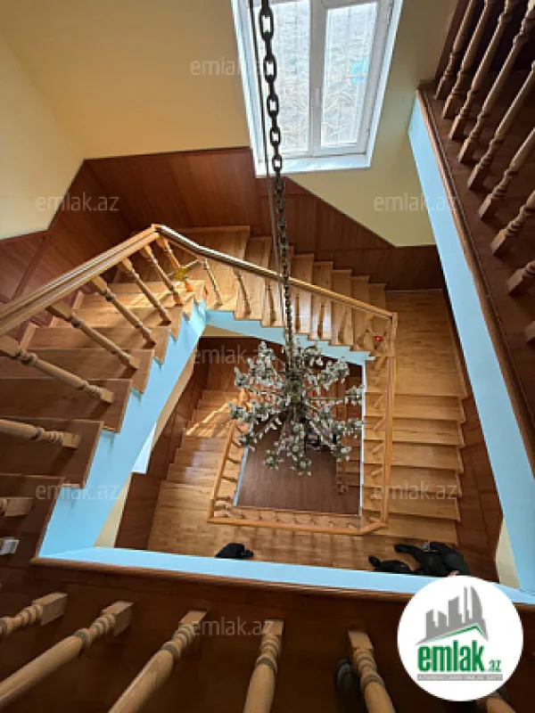 Satılır 15 otaqlı obyekt 600 m²