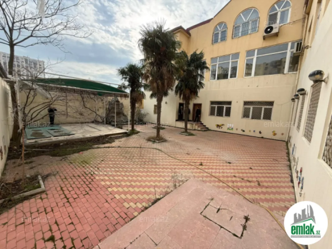 Satılır 15 otaqlı obyekt 600 m²