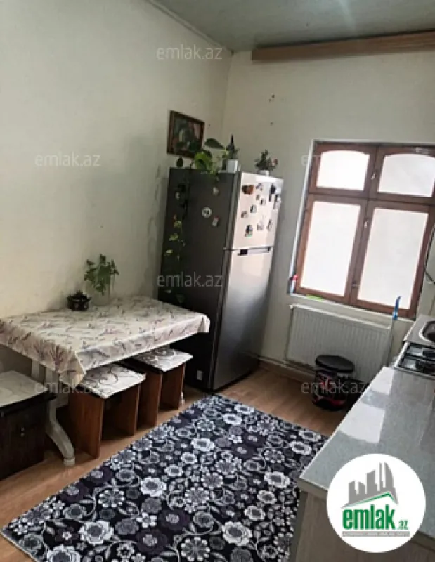 Satılır 3 otaqlı köhnə tikili 70 m²