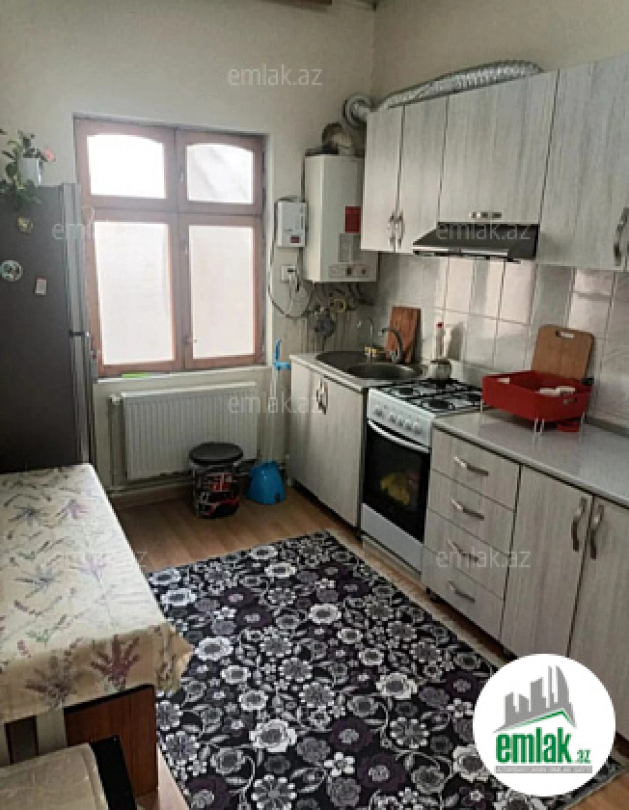 Satılır 3 otaqlı köhnə tikili 70 m²