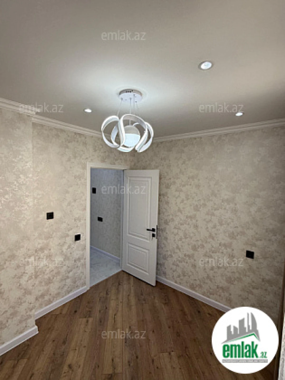 Satılır 3 otaqlı köhnə tikili 70 m²