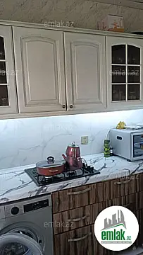 Satılır 6 otaqlı həyət evi 220 m²