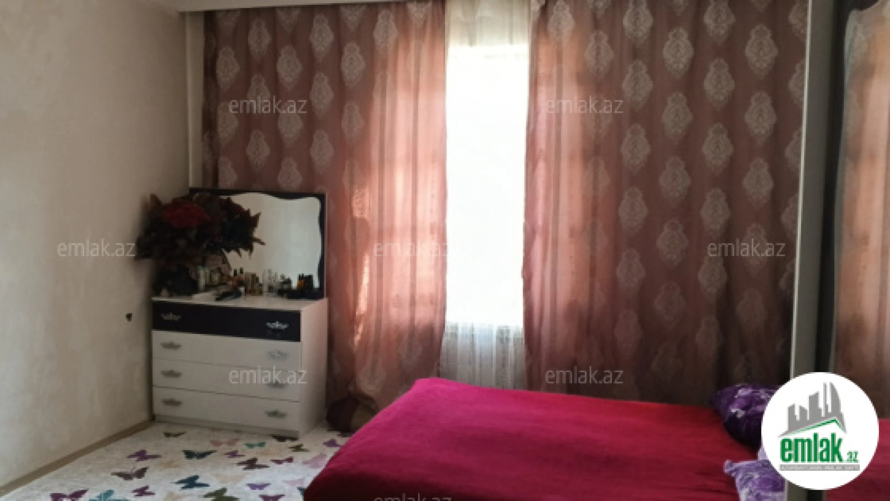 Satılır 6 otaqlı həyət evi 220 m²
