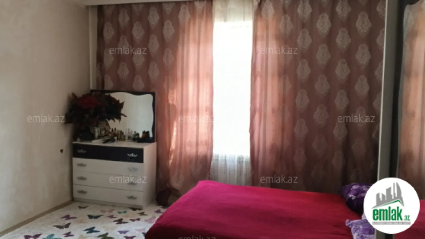 Satılır 6 otaqlı həyət evi 220 m²