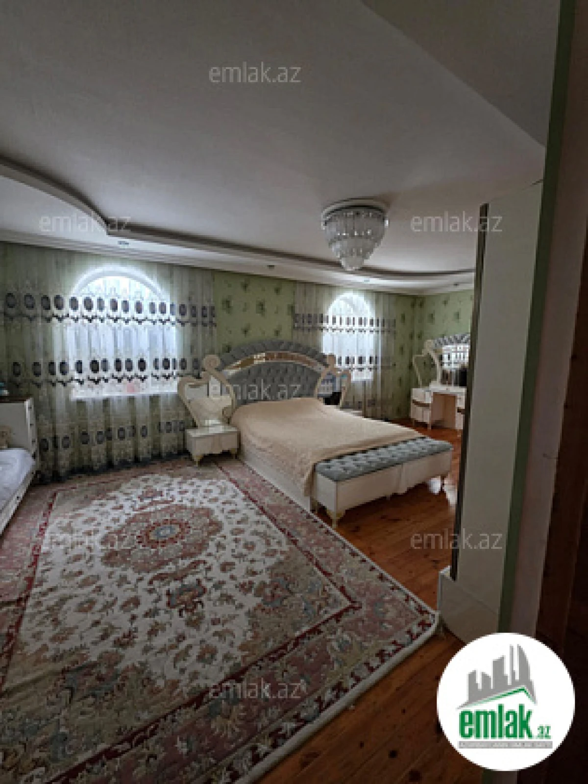 Satılır 3 otaqlı obyekt 140 m²