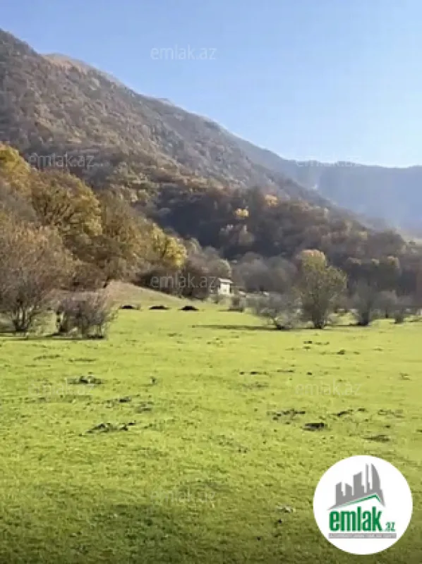 Satılır torpaq sahəsi 200 m²
