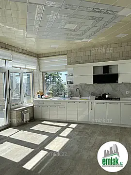 Satılır 7 otaqlı həyət evi 375 m²