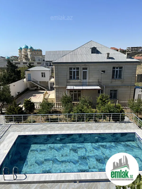 Satılır 7 otaqlı həyət evi 375 m²
