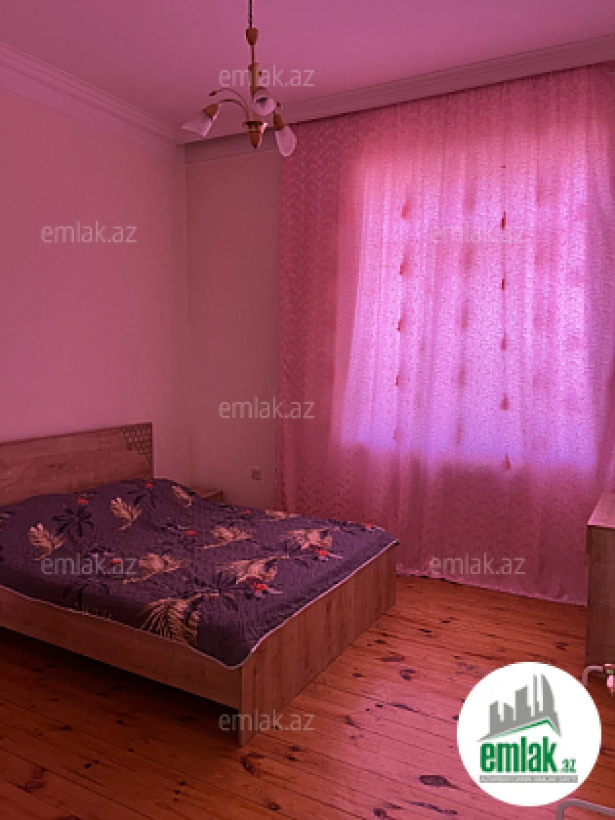 Satılır 7 otaqlı həyət evi 375 m²
