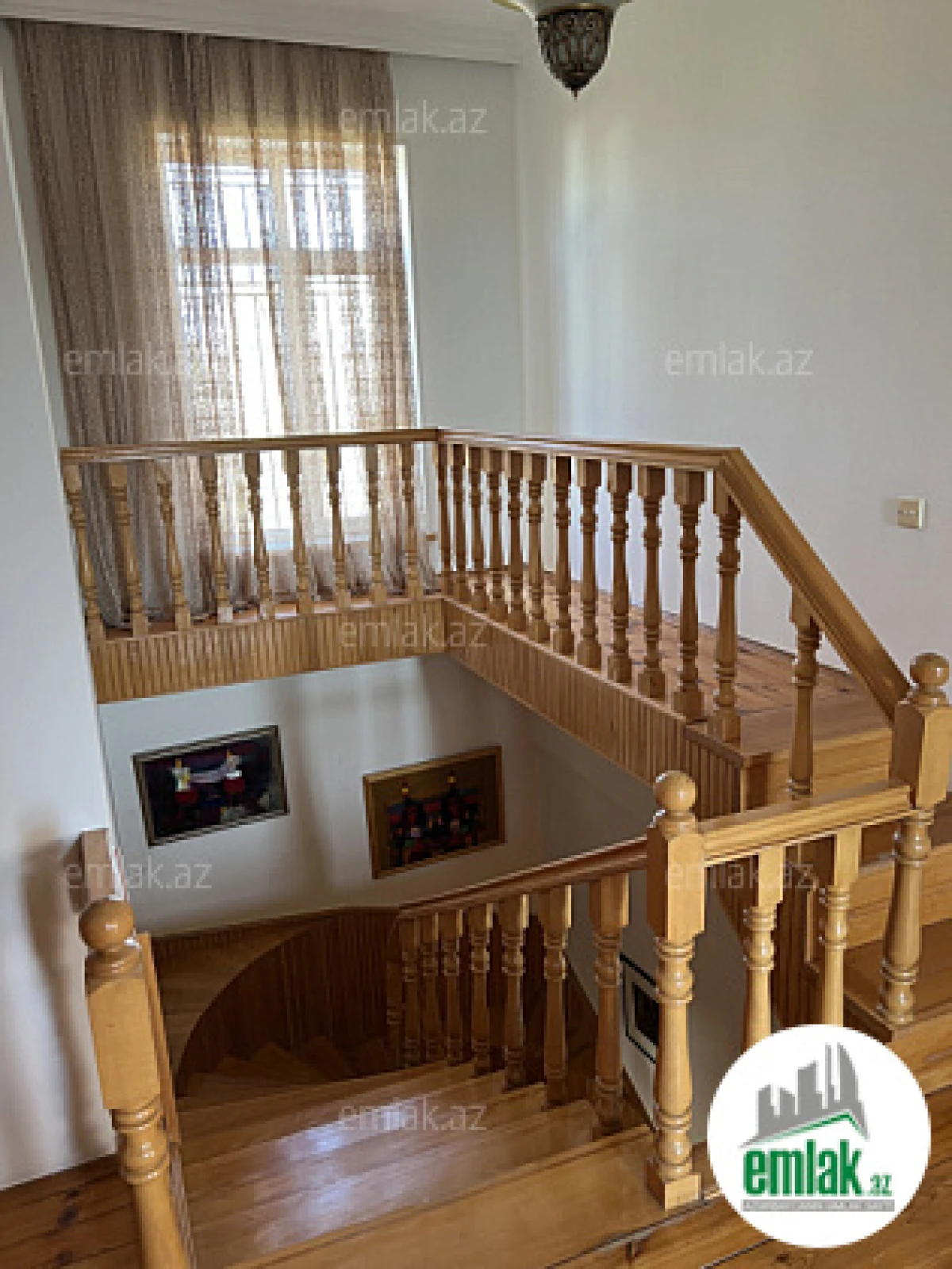 Satılır 7 otaqlı həyət evi 375 m²