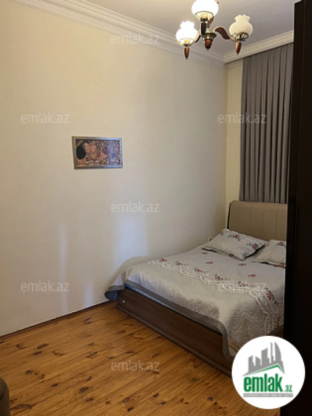 Satılır 7 otaqlı həyət evi 375 m²