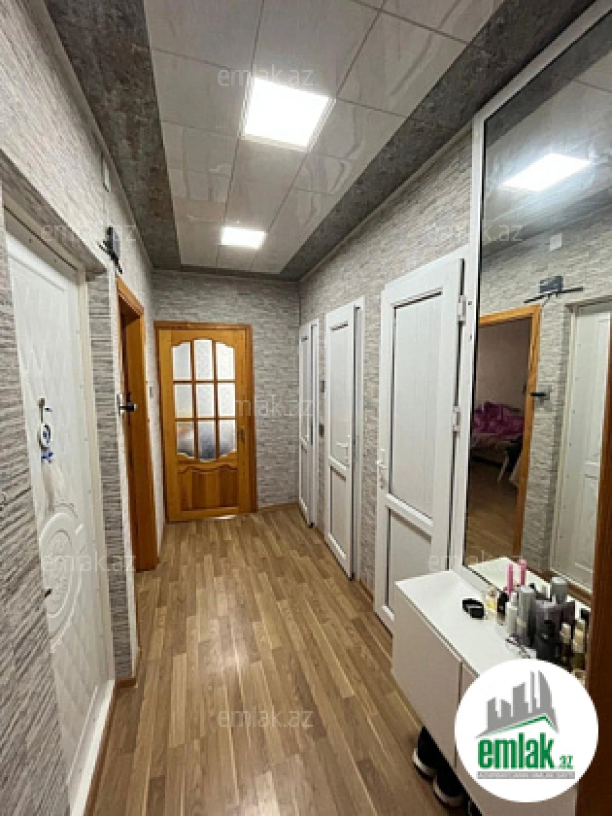 Satılır 2 otaqlı yeni tikili 70 m²