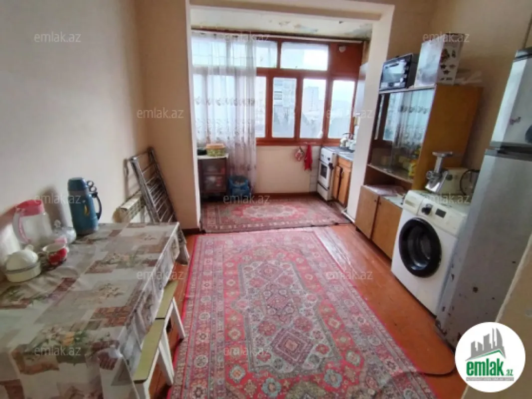 Satılır 2 otaqlı köhnə tikili 70 m²