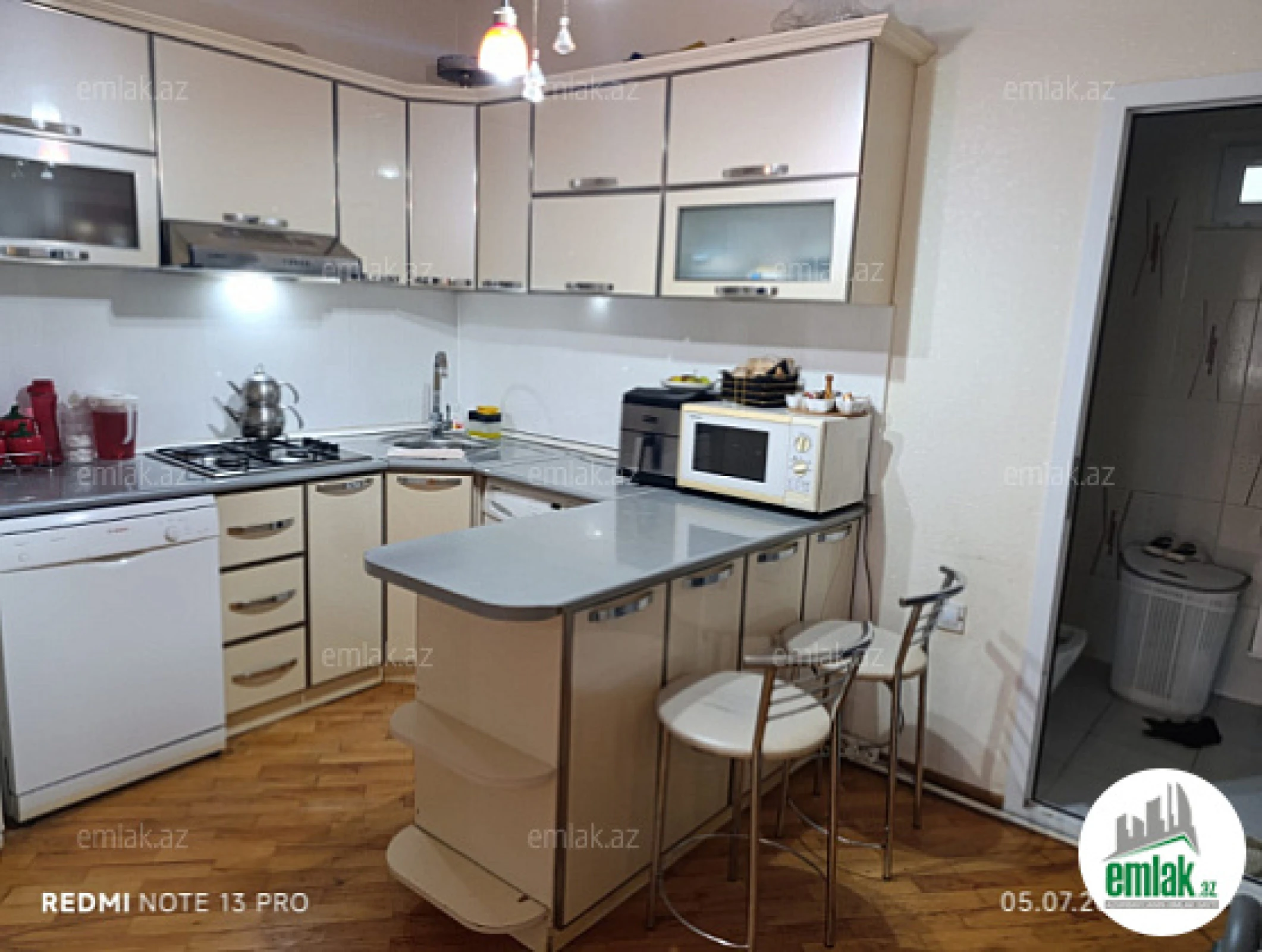 Satılır 2 otaqlı köhnə tikili 70 m²