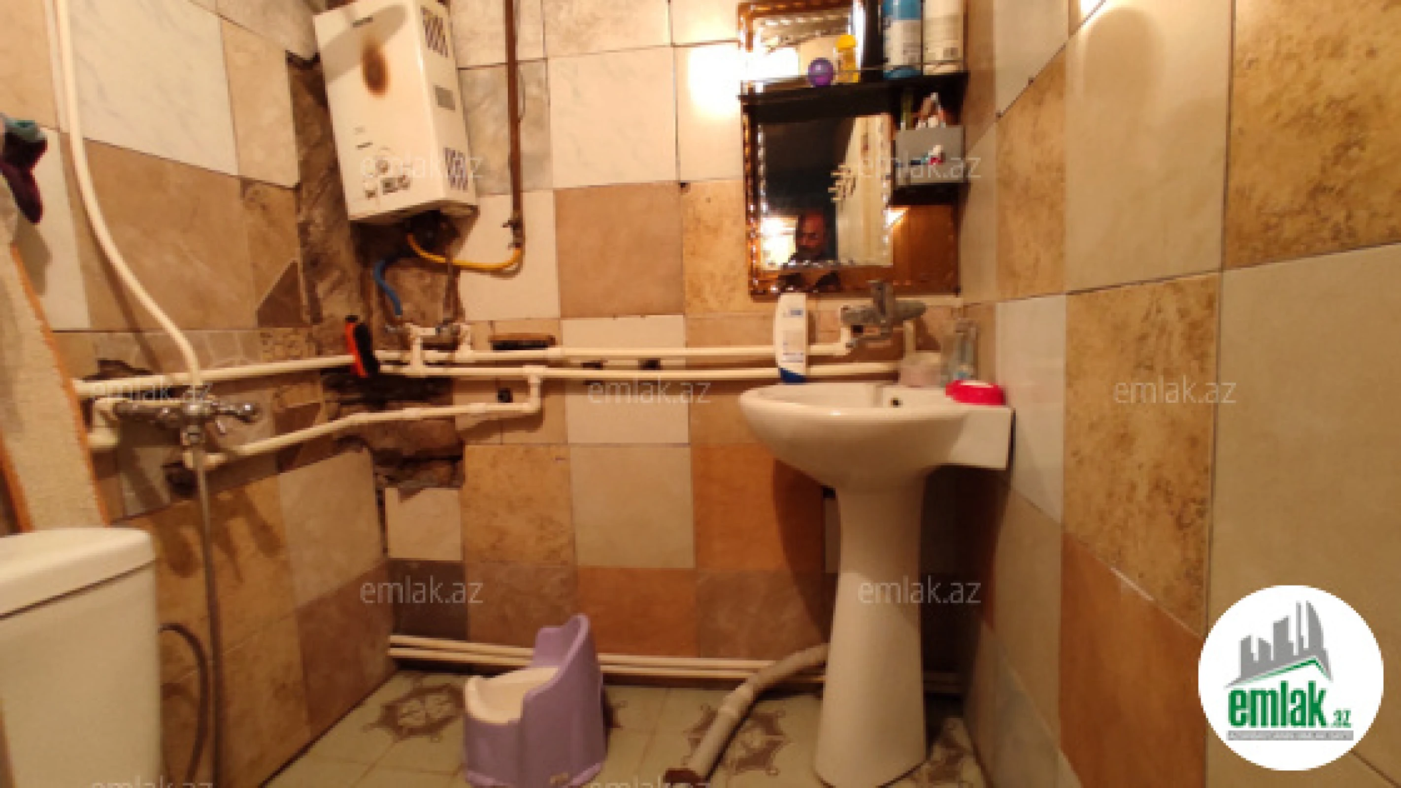 Satılır 2 otaqlı köhnə tikili 55 m²