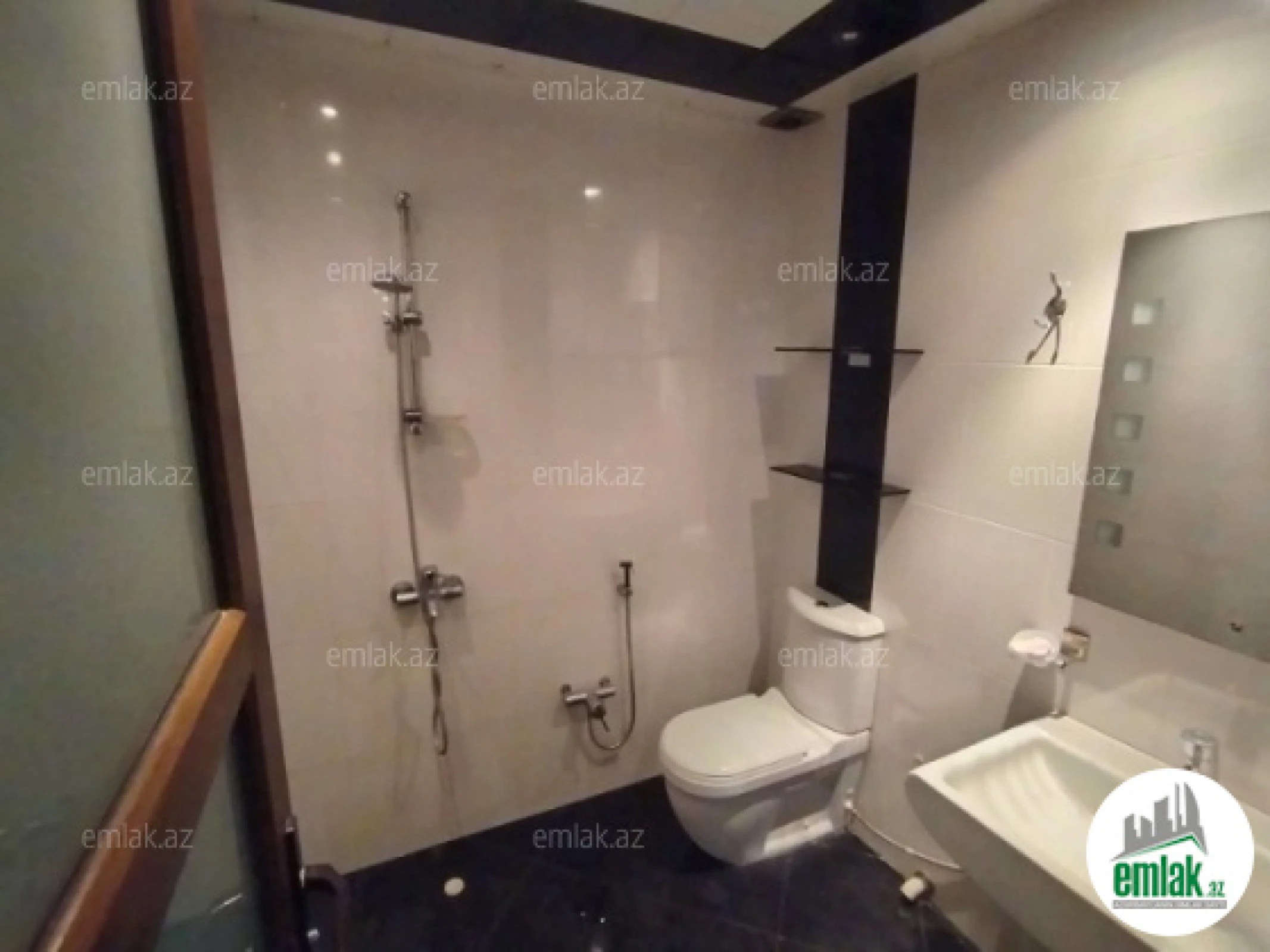 Satılır 2 otaqlı yeni tikili 95 m²