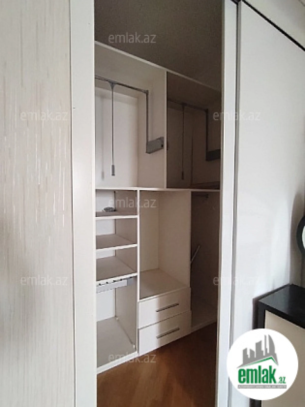 Satılır 2 otaqlı yeni tikili 95 m²