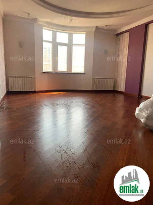 Satılır 3 otaqlı yeni tikili 130 m²