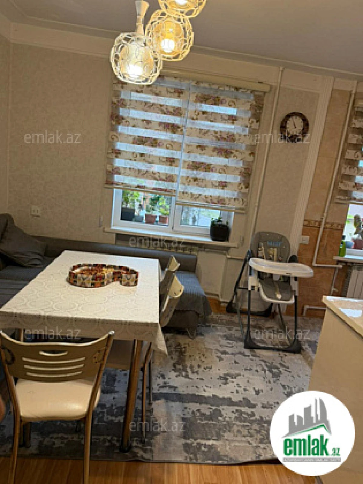 Satılır 4 otaqlı köhnə tikili 75 m²