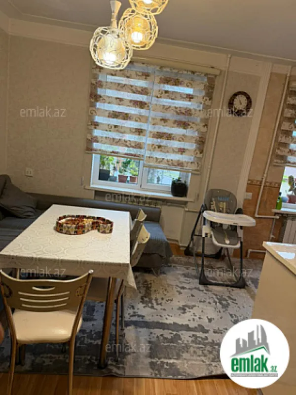 Satılır 4 otaqlı köhnə tikili 75 m²