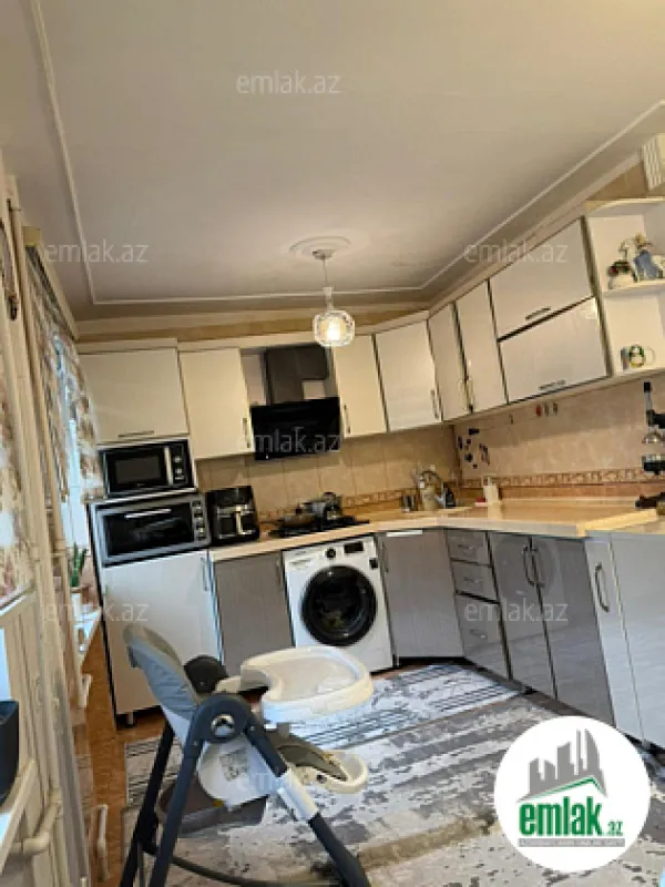 Satılır 4 otaqlı köhnə tikili 75 m²