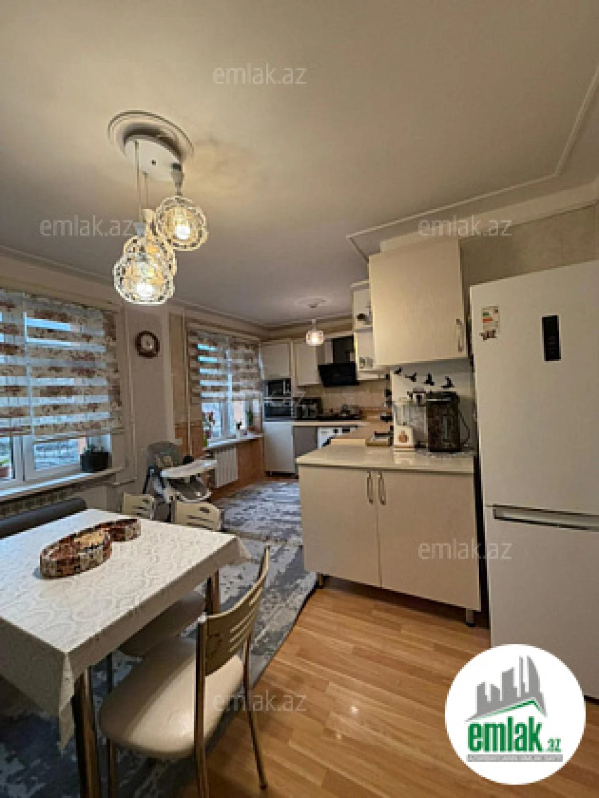 Satılır 4 otaqlı köhnə tikili 75 m²