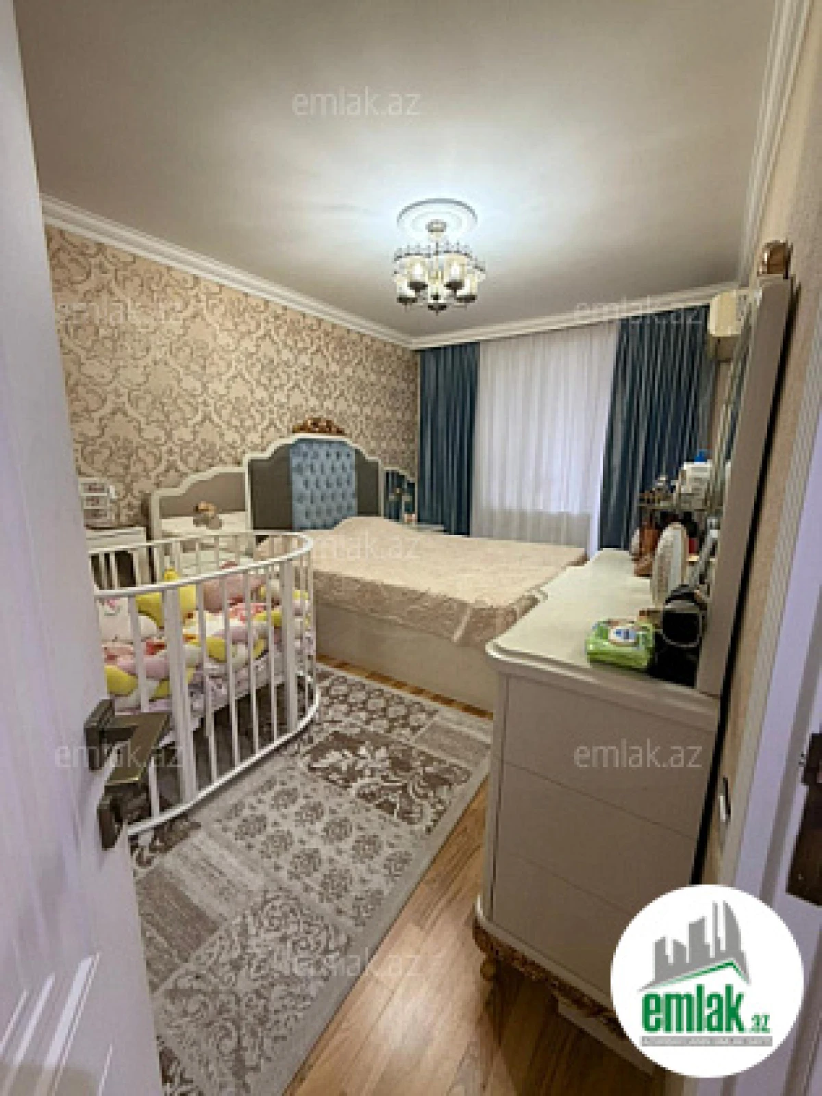Satılır 4 otaqlı köhnə tikili 75 m²