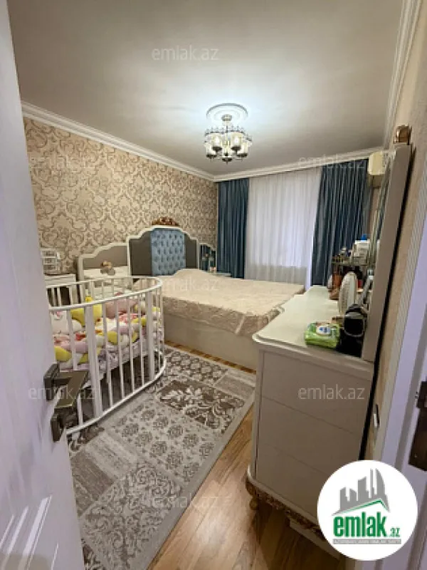 Satılır 4 otaqlı köhnə tikili 75 m²