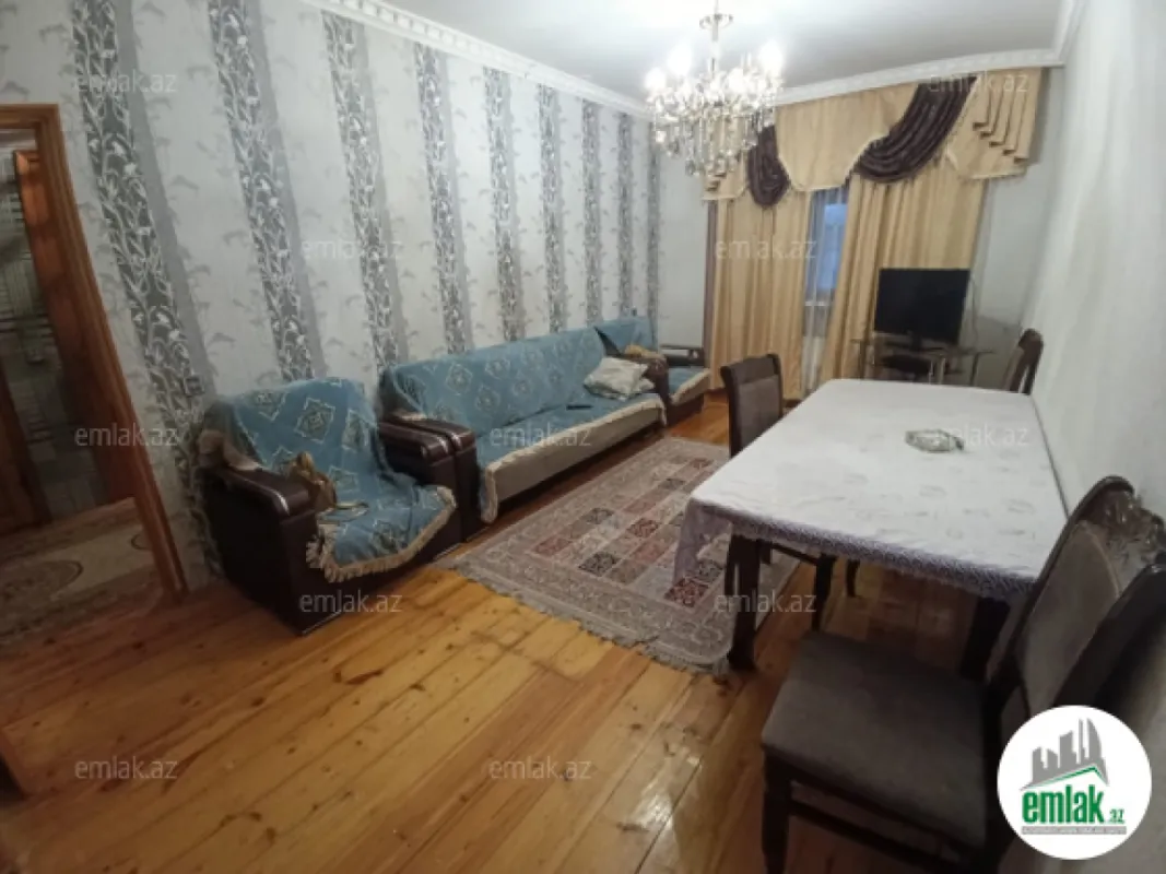 Satılır 3 otaqlı köhnə tikili 100 m²