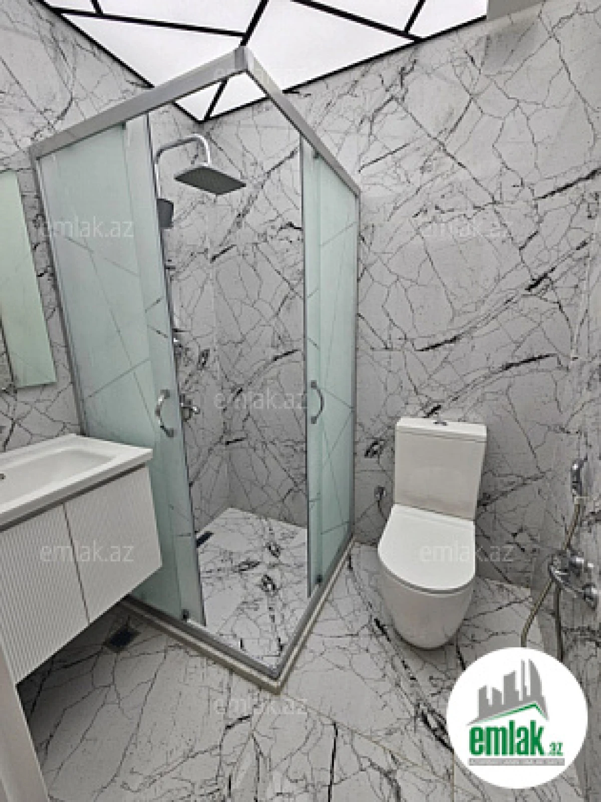 Satılır 3 otaqlı yeni tikili 60 m²