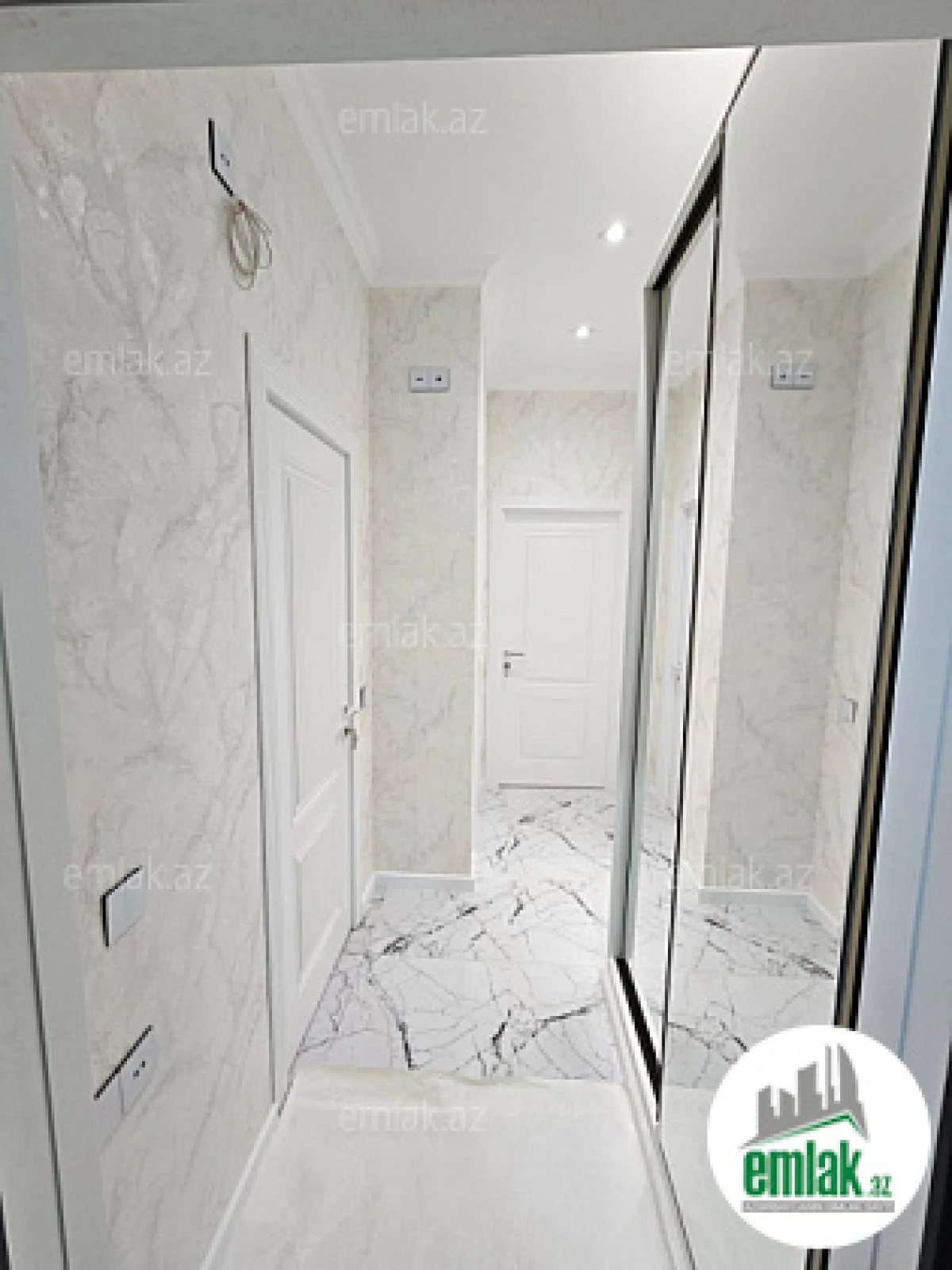 Satılır 3 otaqlı yeni tikili 60 m²