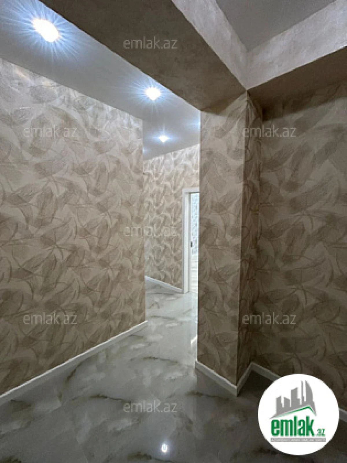 Satılır 2 otaqlı yeni tikili 70 m²