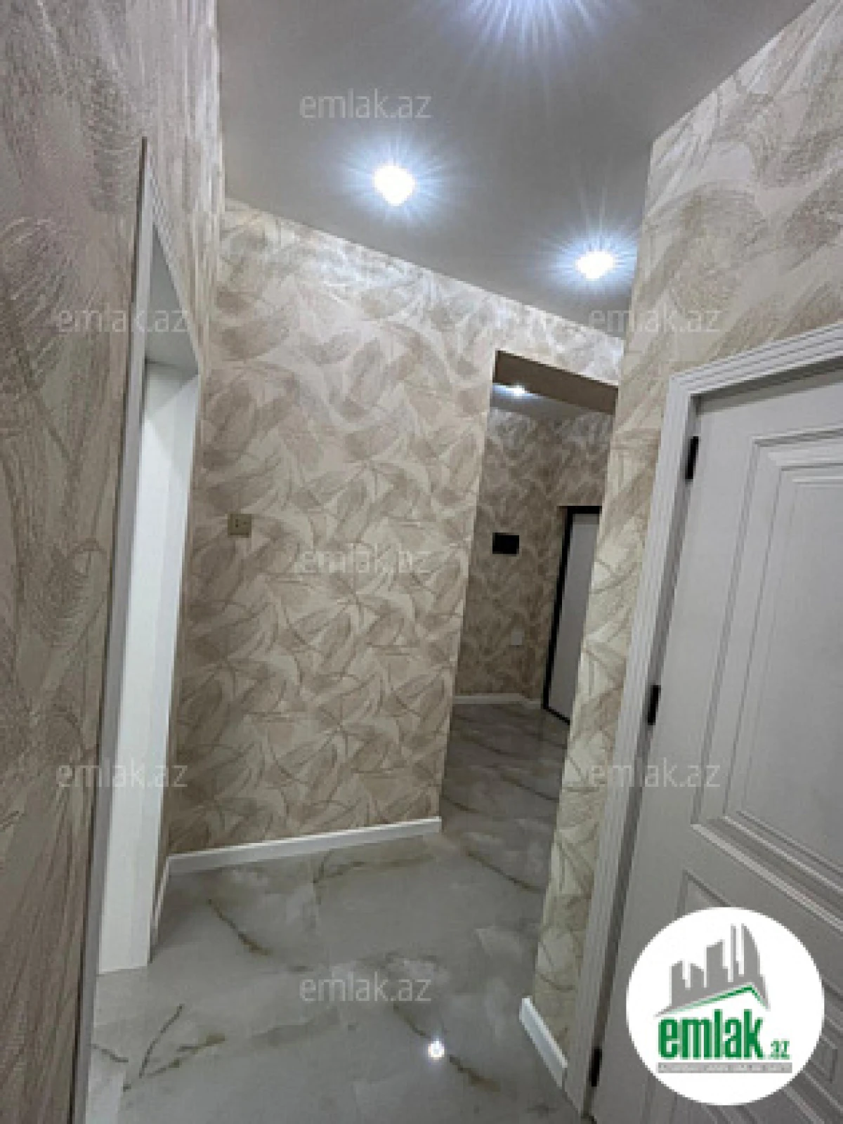 Satılır 2 otaqlı yeni tikili 70 m²