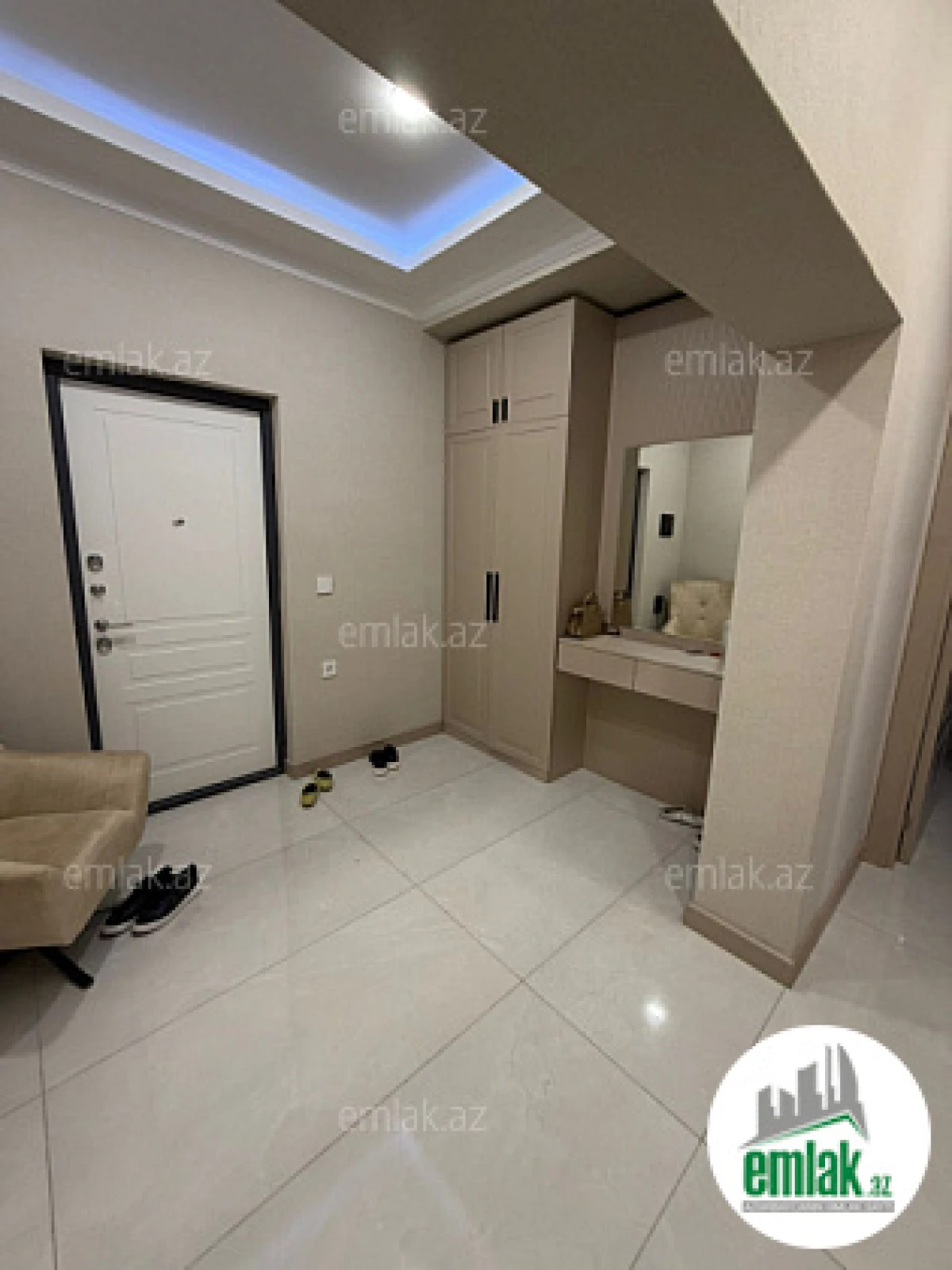 Satılır 2 otaqlı yeni tikili 61 m²