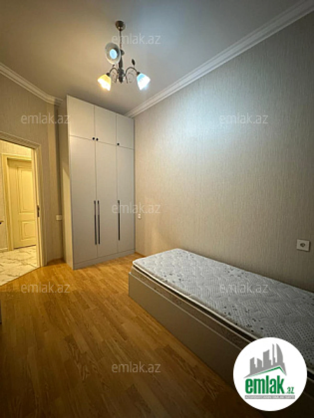 Satılır 3 otaqlı yeni tikili 100 m²