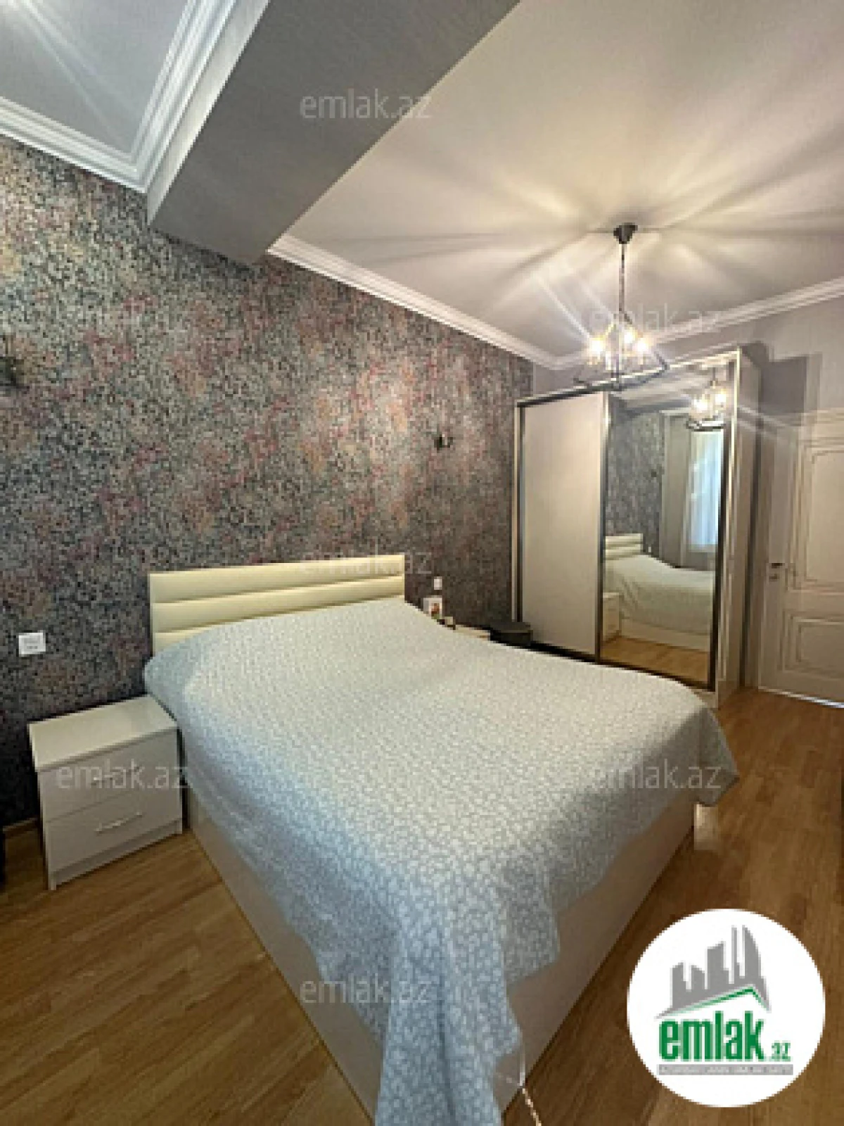 Satılır 3 otaqlı yeni tikili 100 m²