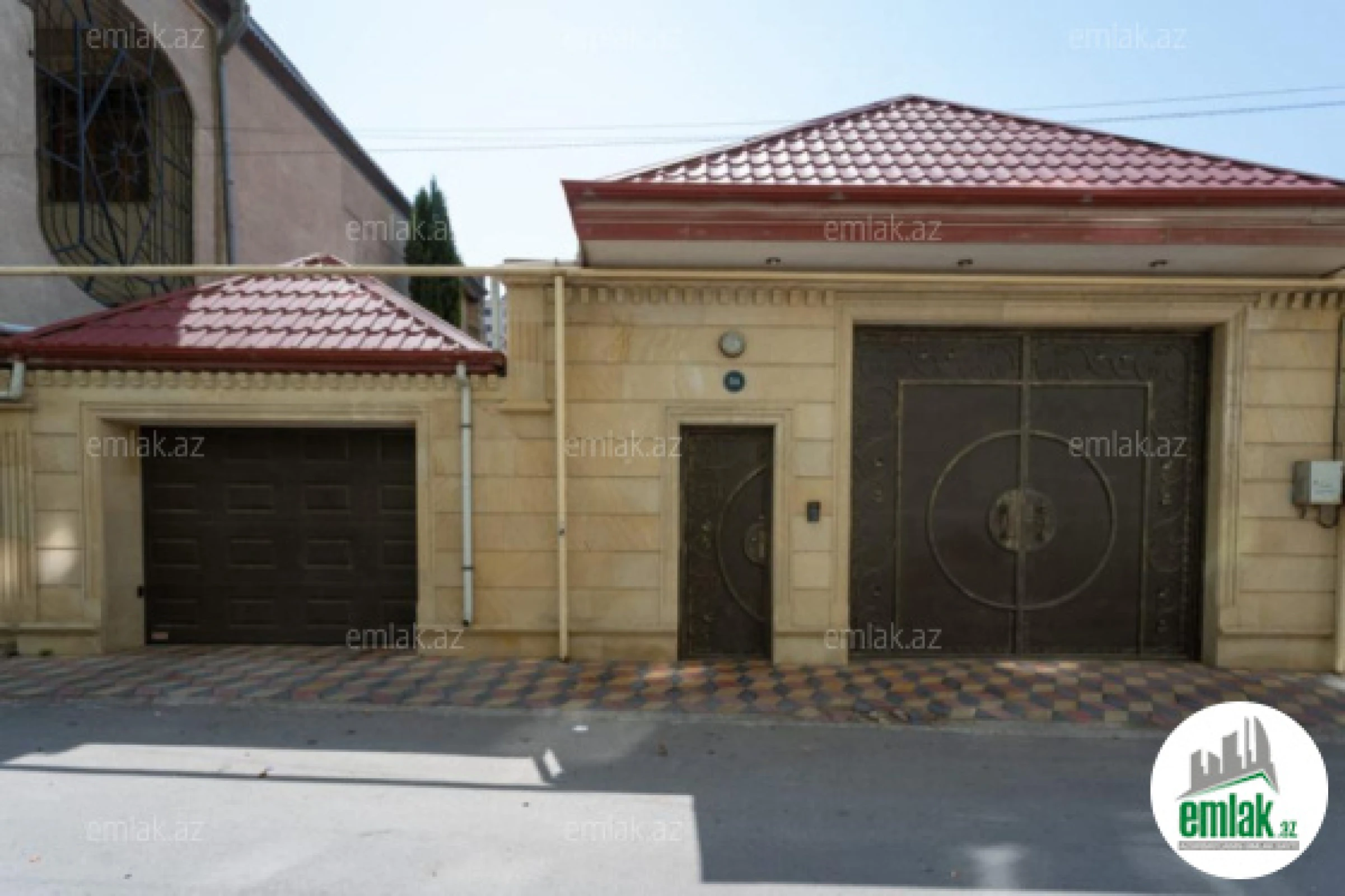 Satılır 9 otaqlı həyət evi 600 m²