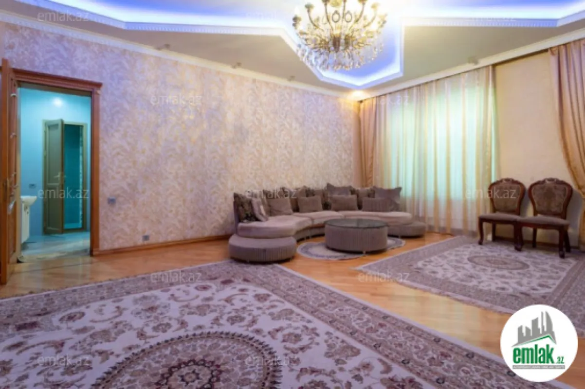 Satılır 9 otaqlı həyət evi 600 m²