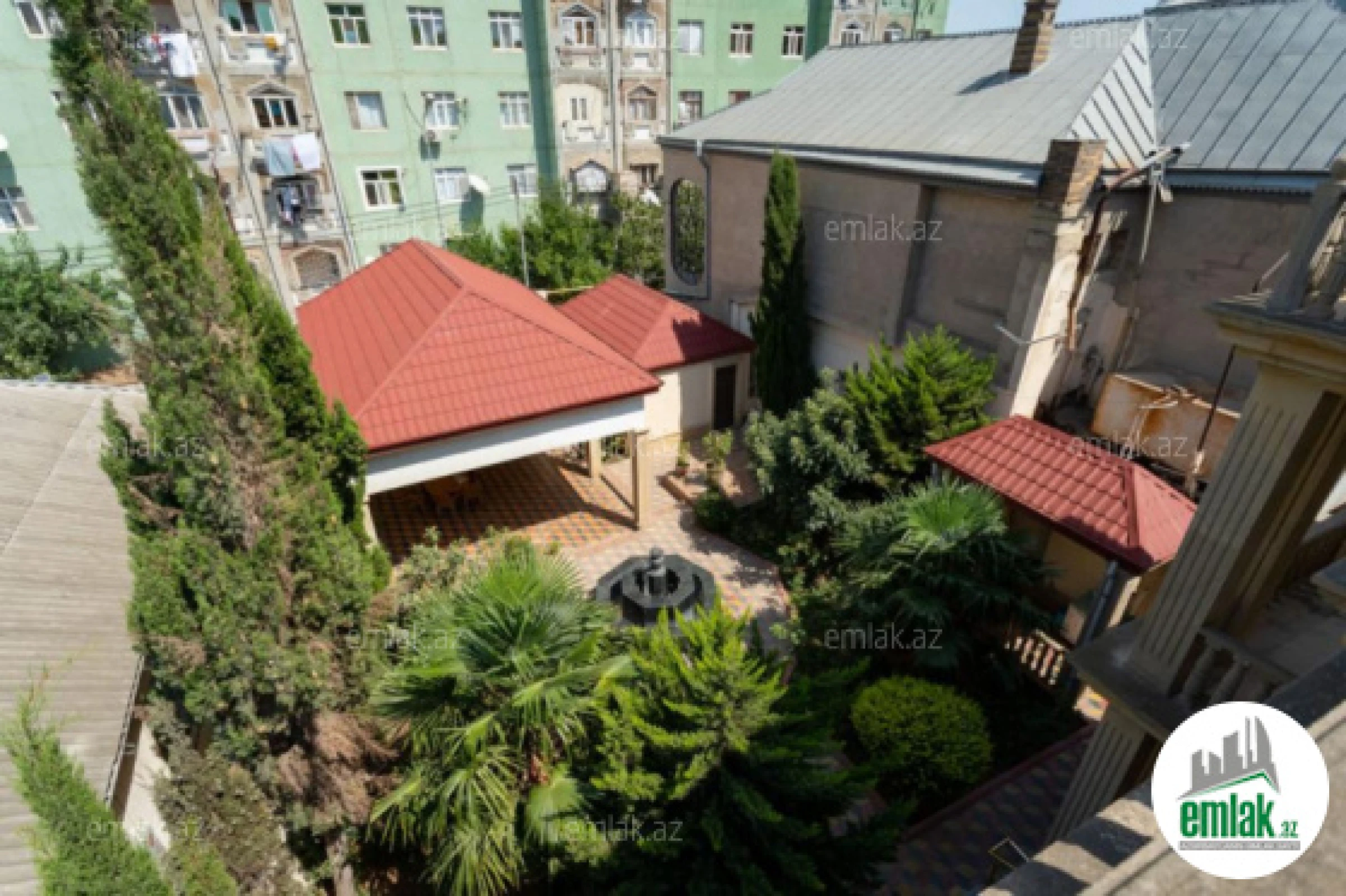 Satılır 9 otaqlı həyət evi 600 m²