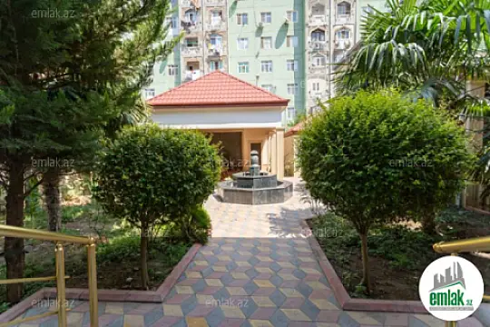 Satılır 9 otaqlı həyət evi 600 m²