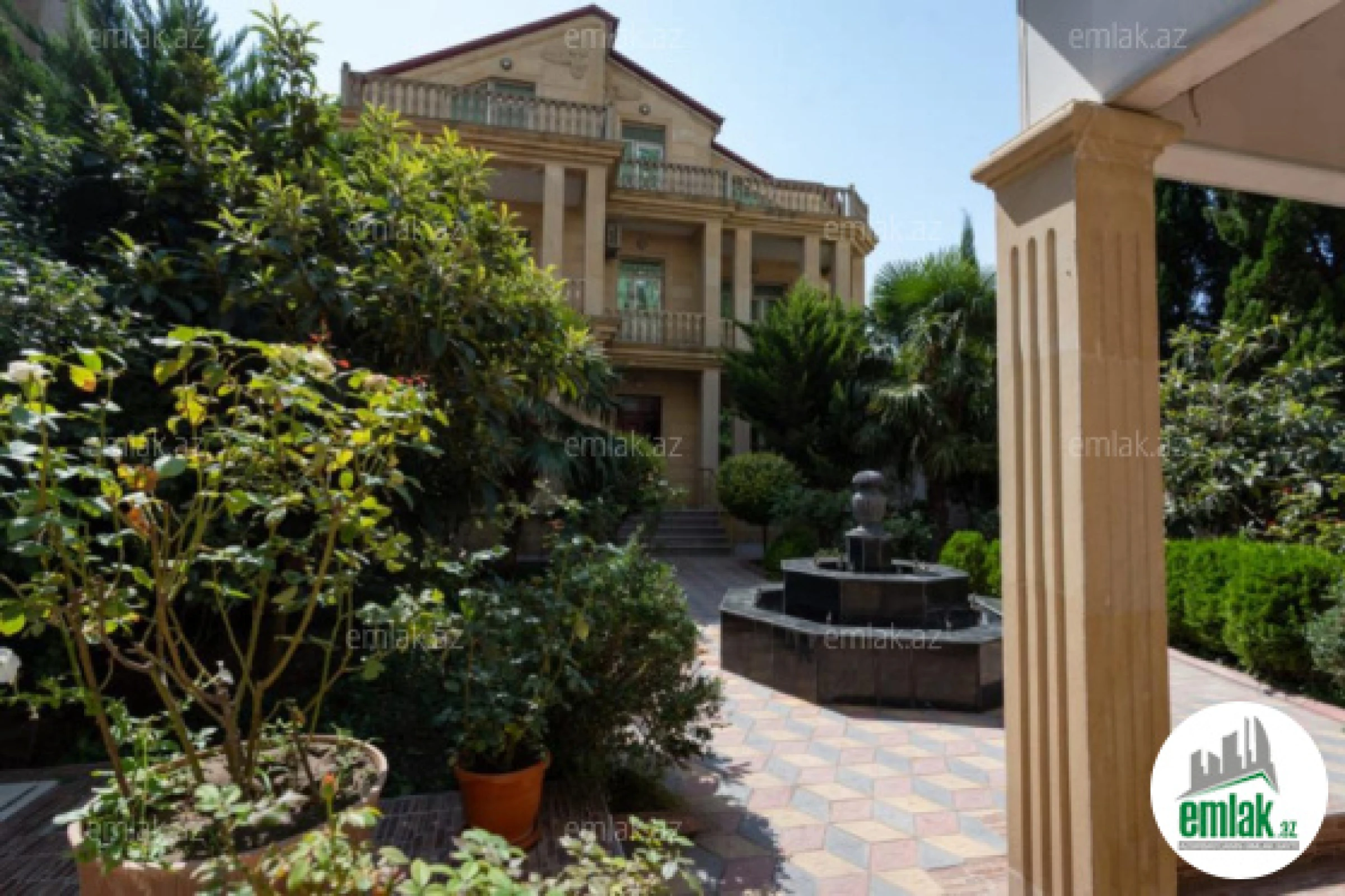 Satılır 9 otaqlı həyət evi 600 m²