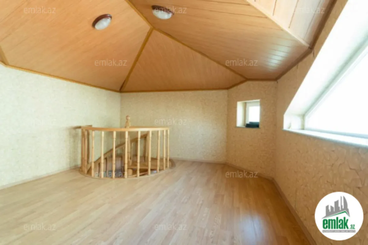 Satılır 9 otaqlı həyət evi 600 m²