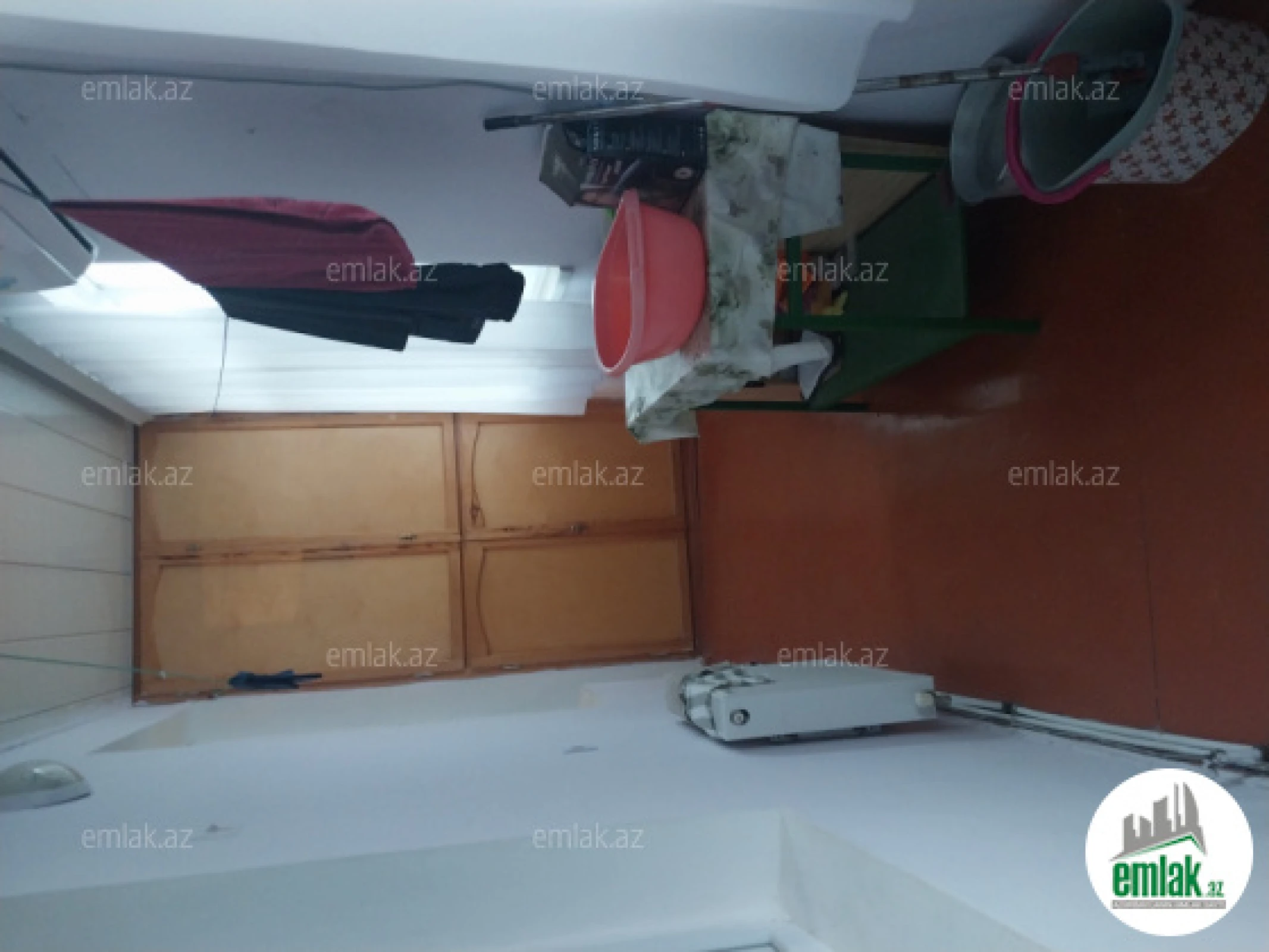 Satılır 3 otaqlı köhnə tikili 72 m²