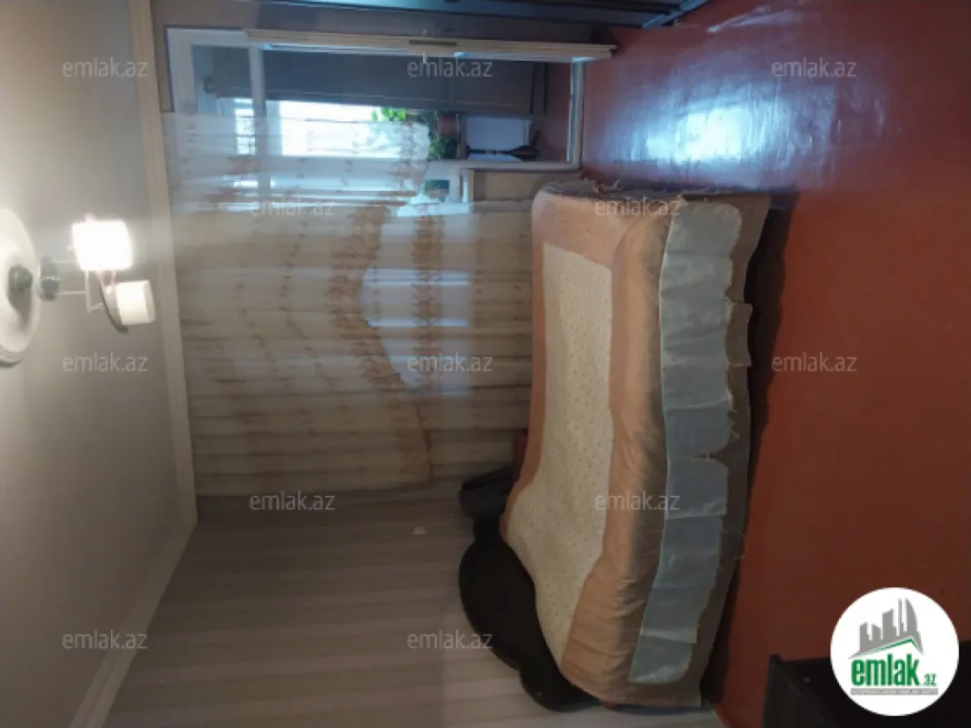 Satılır 3 otaqlı köhnə tikili 72 m²