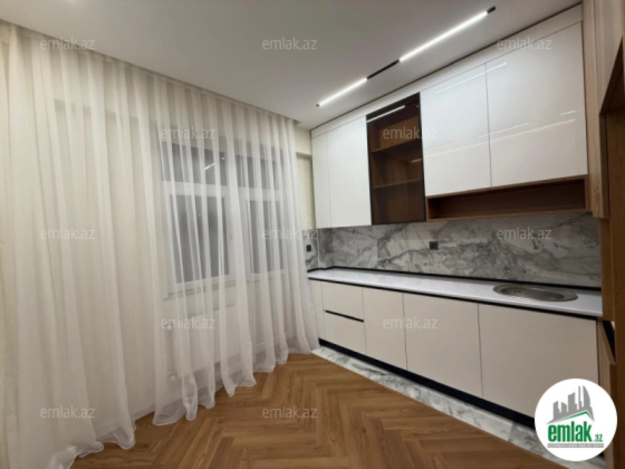 Satılır 2 otaqlı yeni tikili 81 m²