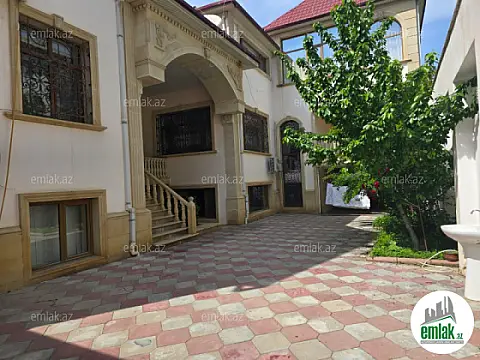 Satılır 11 otaqlı həyət evi 900 m²